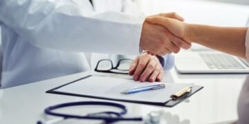 კმაყოფილი პაციენტი კარლო მიქავა